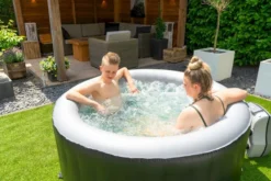 EXIT TOYS EXIT Silver Classic Opblaasbare Spa - 3 Persoons -Opblaasbare Jacuzzi Verkoop exit silver classic opblaasbare spa 3 persoons in tuin sfeer